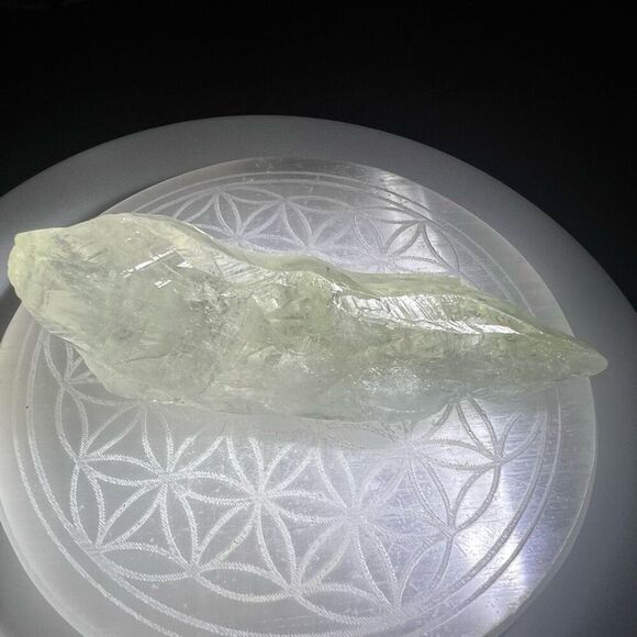 Prasiolite Quartz Raw Crystal Free Form (#1) - Picture 4 of 10
